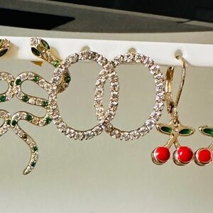 🪩 SPARKLE STUD EARRINGS